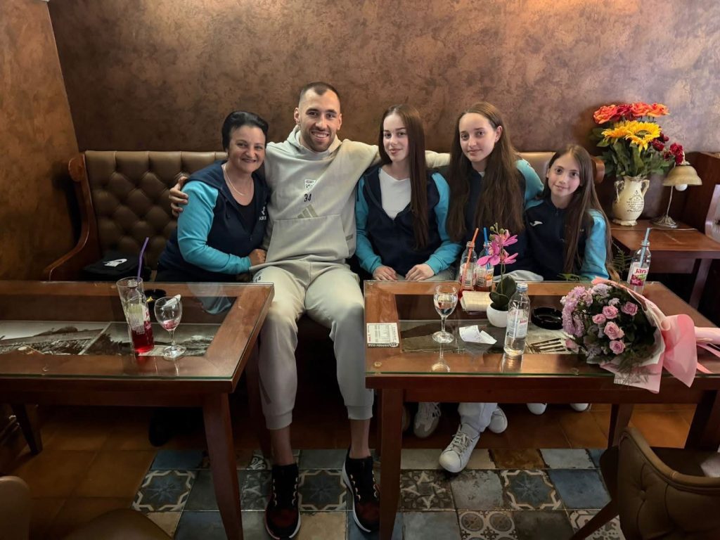 Kenan Kamenjaš uz mlade nade Vareša: Podrška karatistkinjama pred Evropsko prvenstvo