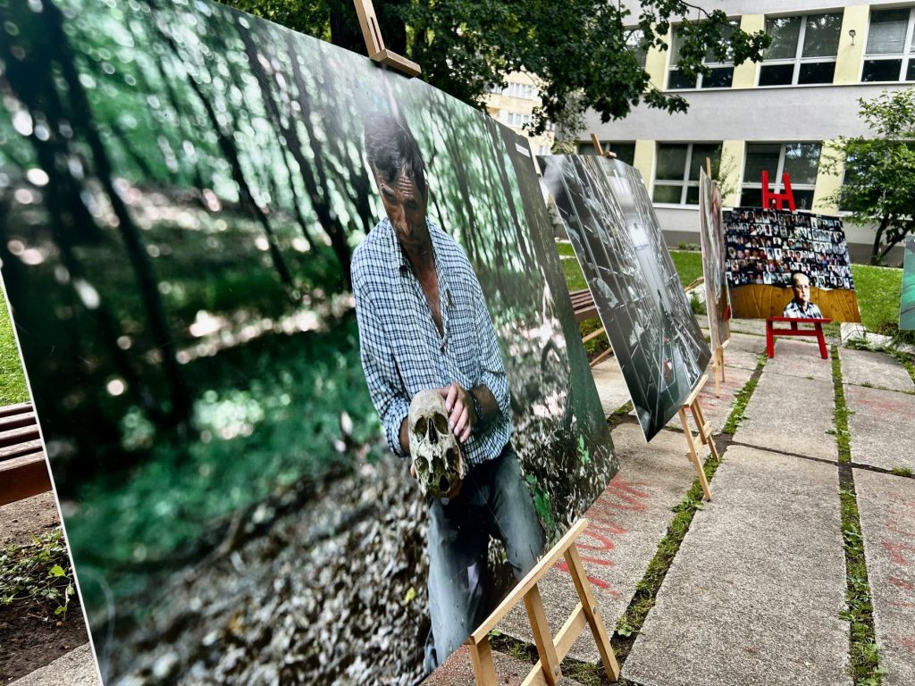 U Varešu održana izložba fotografija Dade Ruvića: Snažno svjedočanstvo koje čuva kulturu sjećanja