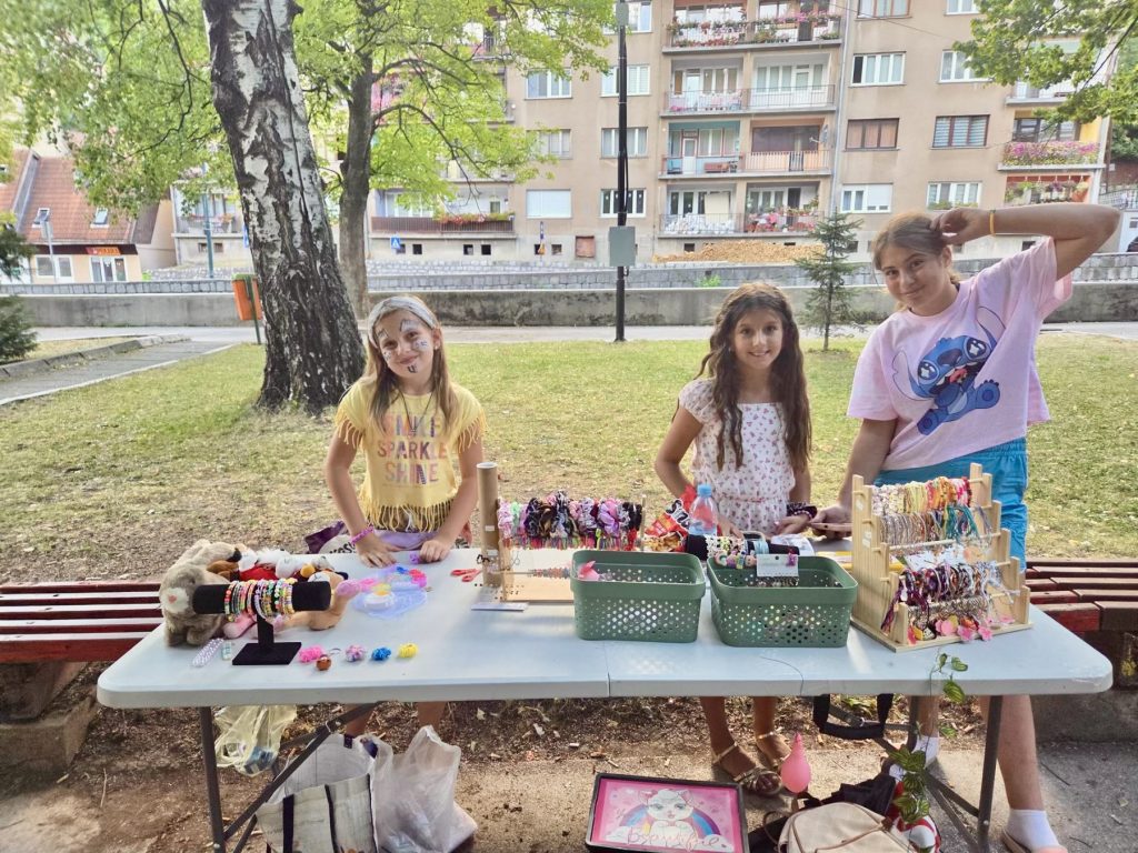 „Dan bazara za djecu“ okupio mališane i porodice u Varešu