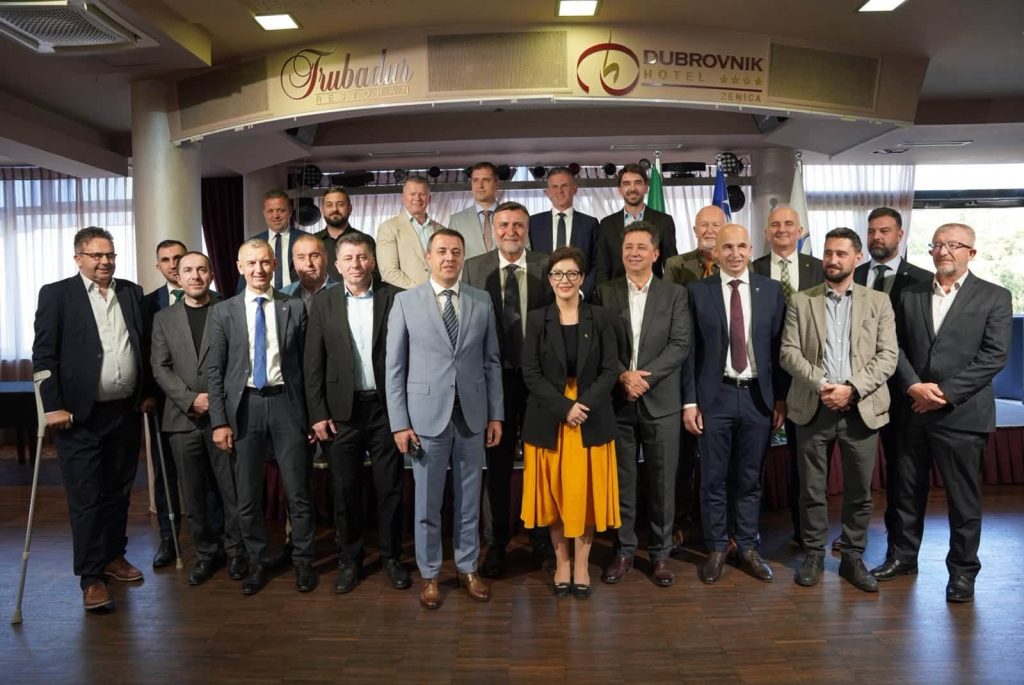 SDA započela pregovore o novoj većini u ZDK-u: Mandra najavio 15 zastupnika i premijersku poziciju